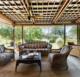 5 bedroom villa with pool and tennis court near San Gimignano, sleeps 10